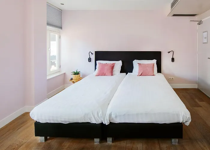 Hotel Lightotel Airport 2*