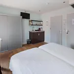 Lightotel Airport Hotel 2*