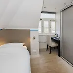 Hotel Lightotel Airport